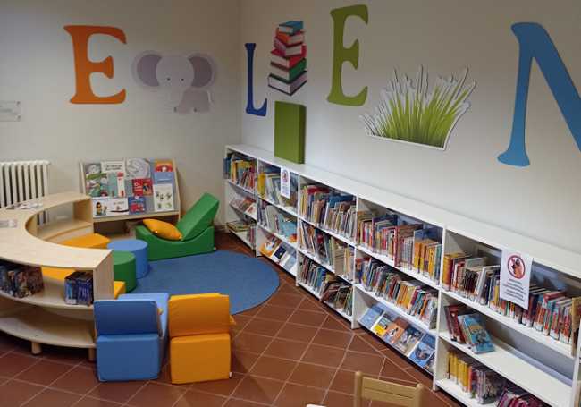 Arona biblioteca interno