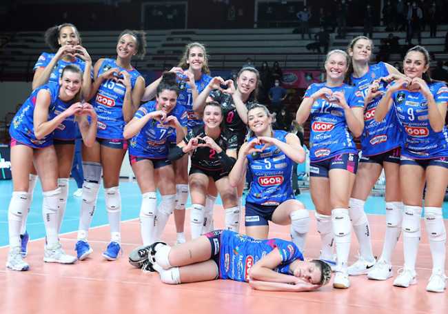 Igor Volley maglia blu cuore
