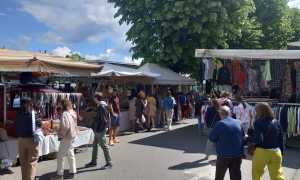 arona mercato bancarelle