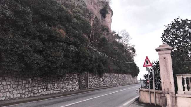 arona parete rocciosa ss33