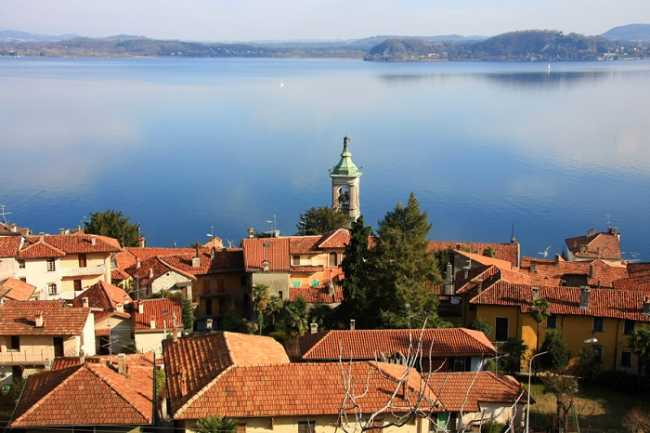 belgirate foto paese lago vista