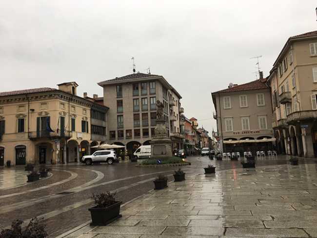 borgomanero piazza