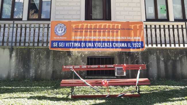 comignago panchina rossa