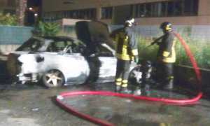 incendio auto castelletto vigili