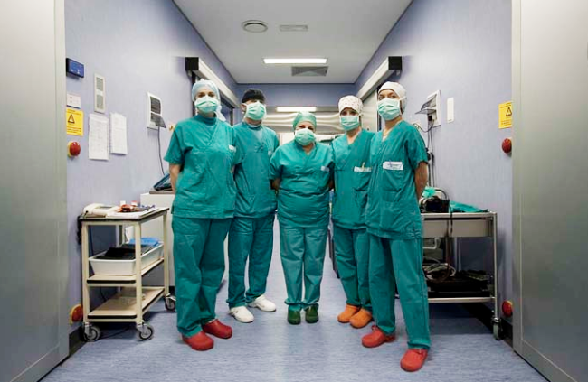 infermiere corridoio ospedale covid