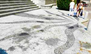 macchie olio piazza