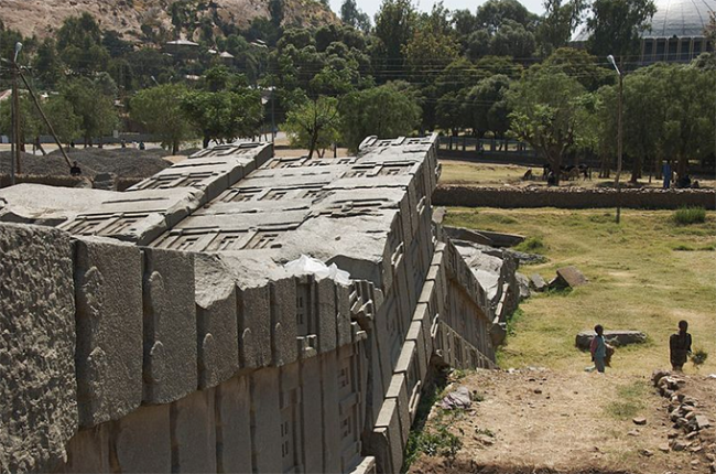 obelisco axum