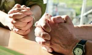 preghiere mani giunte