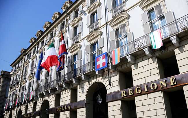 regione piemonte esterno torino scritta