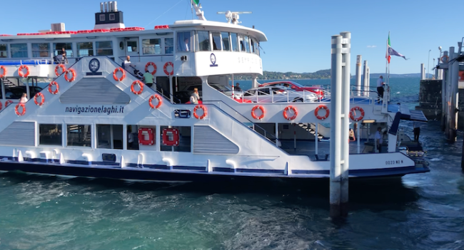 traghetto intra