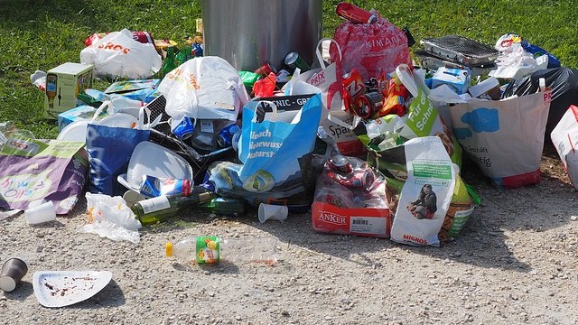 rifiuti abbandonati