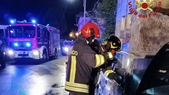 auto fiamme arona