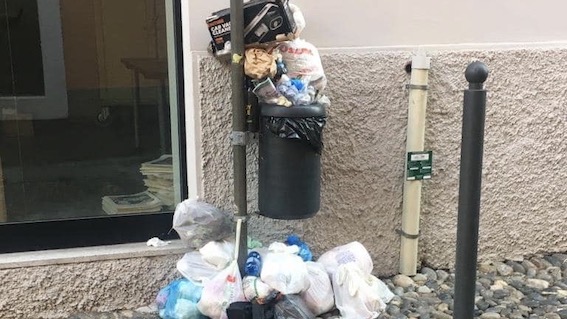 arona rifiuti abbandono