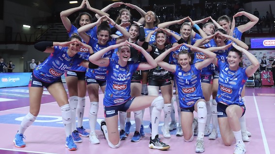 igor ragazze felici vittoria 2