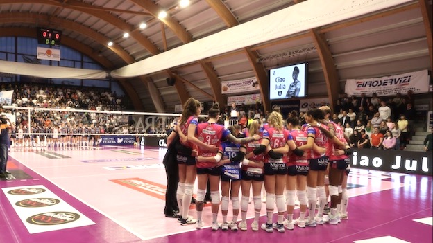 igor campo abbraccio ragazze