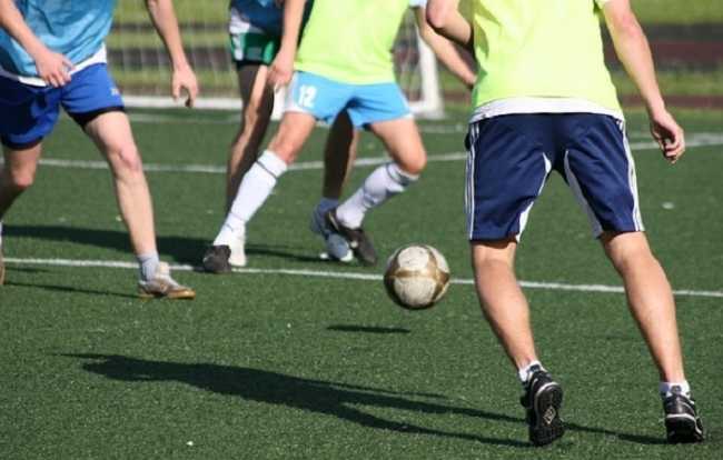 calcio giocatori palla 