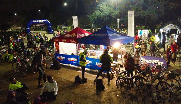 Ben in 500 di notte in bici da Milano ad Arona per la Bike Night. Foto