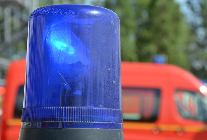 Gattico, auto ribaltata sulla strada provinciale 