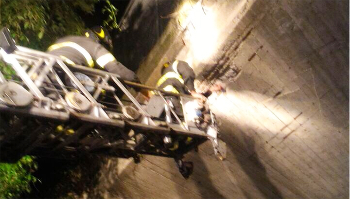  Controllo suIla staticità di un ponte ad Oleggio. Intervengono i vigili del fuoco 
