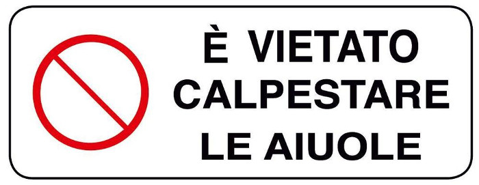 Arona: arrivano i cartelli con il divieto di calpestare le aiuole