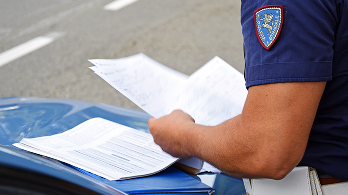 Aronese trovato alla guida in stato di ebbrezza nel Vercellese: denuncia e patente ritirata