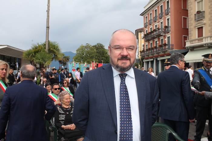 Borghi querelato da Meloni: voli di Stato e il confine tra vita pubblica e privata