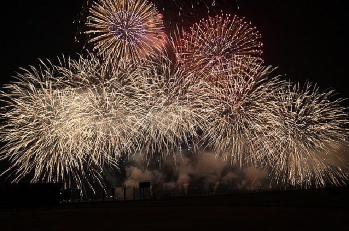 Fuochi d’artificio sul lago Maggiore: domenica ad Arona, con eventi durante il giorno
